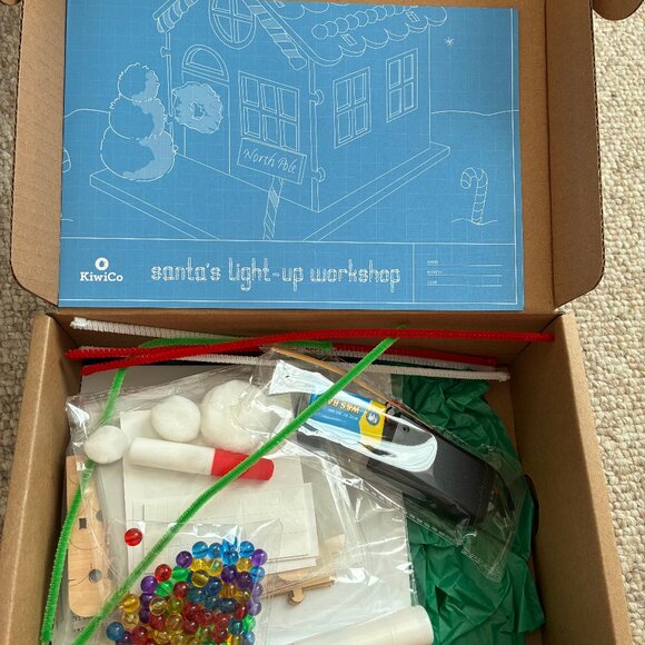 KiwiCo Santa's Light-up Workshop Creatology Thanksgiving Holiday Kids Craft - Picture 7 of 7